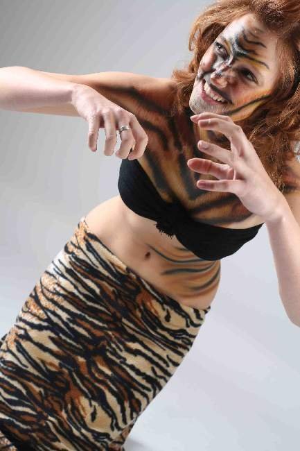 947 Bodypainting mit Adriana Joana Roeper